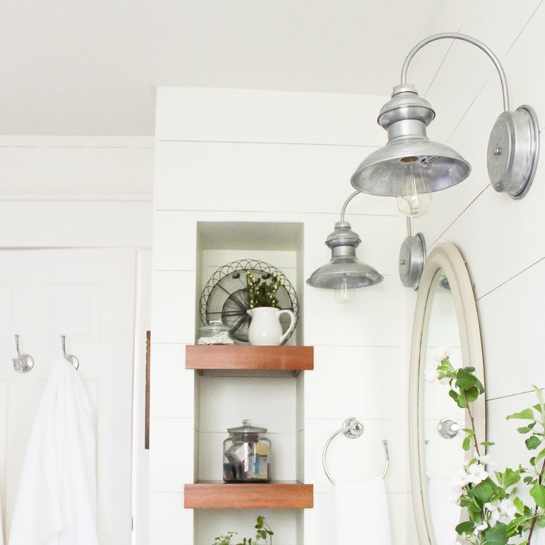 Bantam Chestnut Wall Sconce | Photo Courtesy of Kristi Mercer - Making It In The Mountains